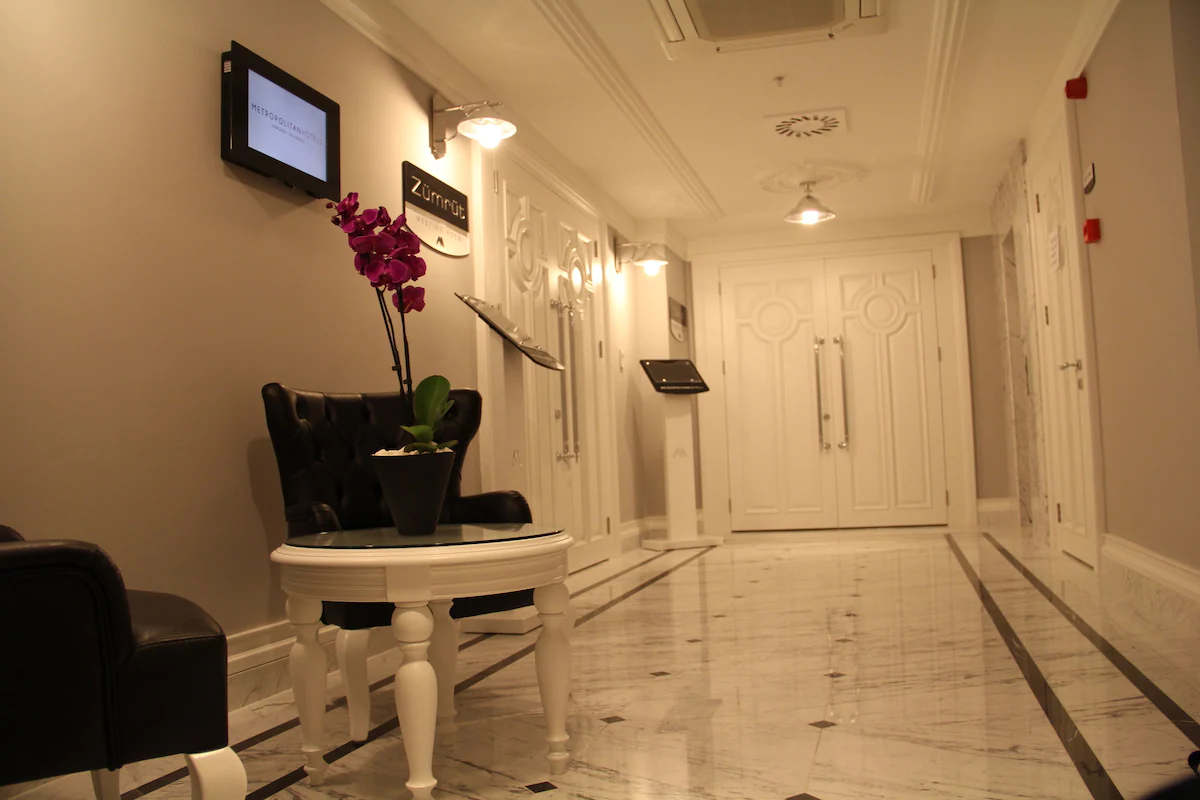 لابی هتل متروپولیتن تکسیم